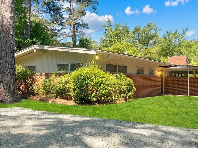 271 Lakeside Dr — Photo 8