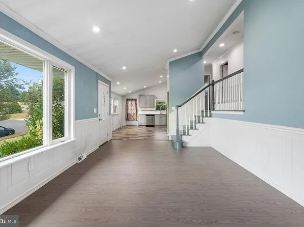 23 N Sunset Dr, Voorhees, NJ 08043