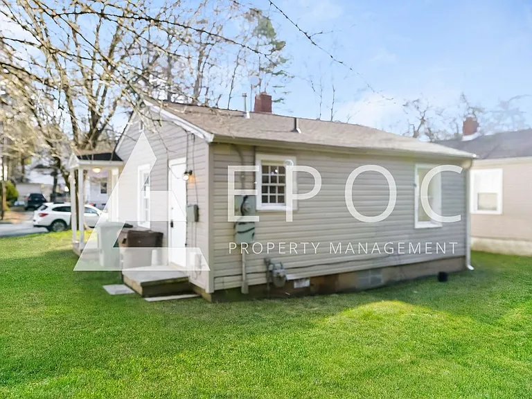 909 Grant St — Photo 2