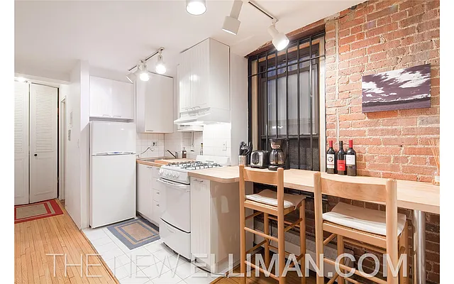 Sold by Douglas Elliman | media 19