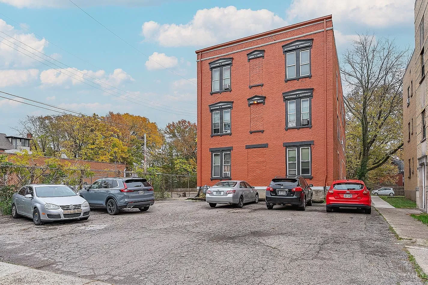 2 bed, 950 sqft, $995 — Photo 1