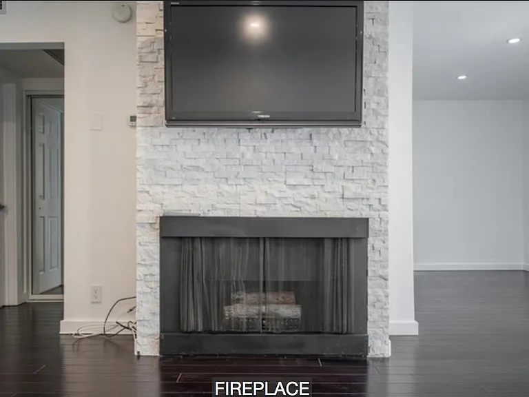 141 S Clark Dr #329 — Photo 13