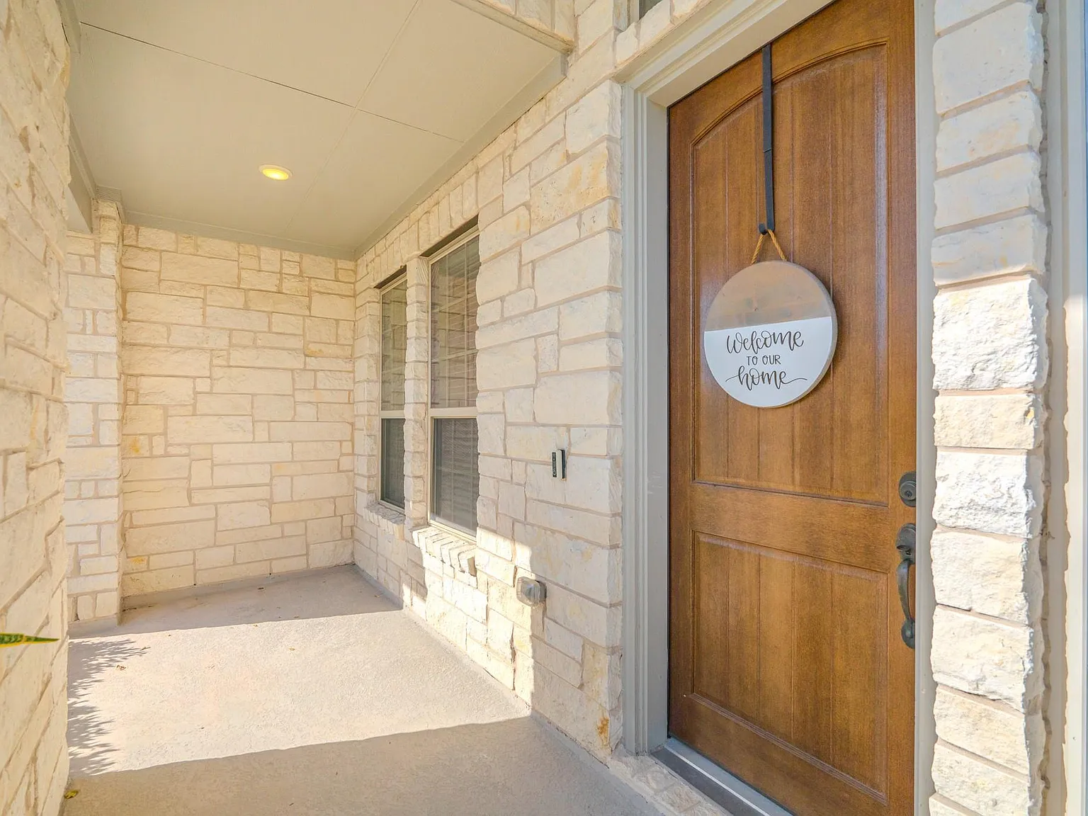5 bed, 4.5 bath, 4016 sqft, $5,250 — Photo 4