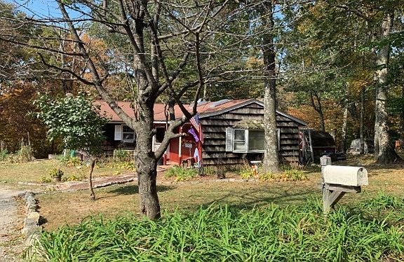 3rd image of 34 Barry Dr S