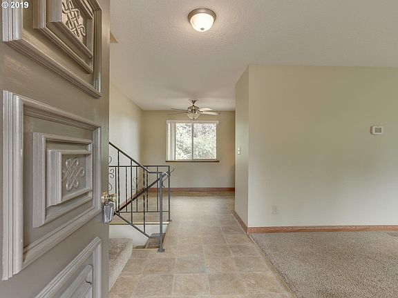 5th image of 3161 SE Park Ave