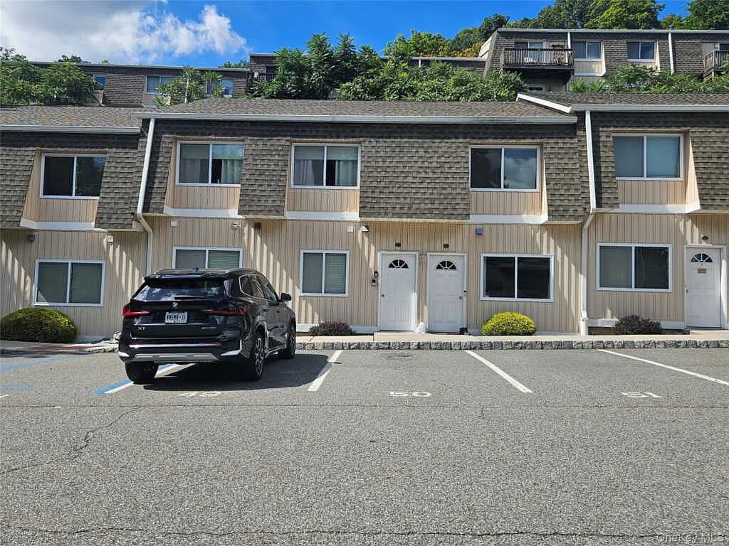 12 Pavilion Road, Suffern, NY 10901 — Photo 1