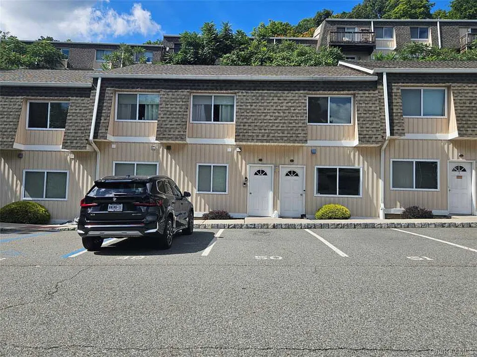 12 Pavilion Rd #5