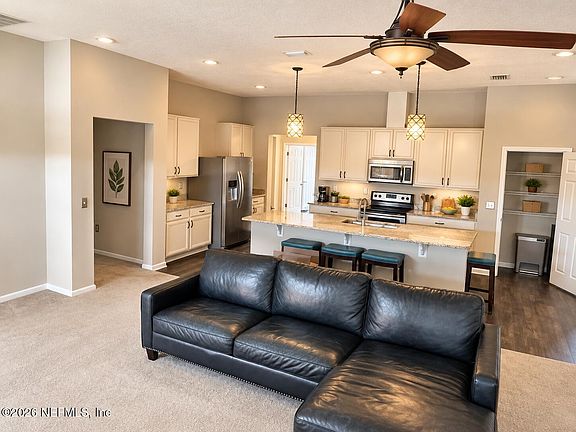 3rd image of 15965 HUTTON Lane