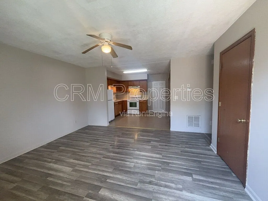 2 bed, 1.0 bath, 720 sqft, $770 — Photo 2