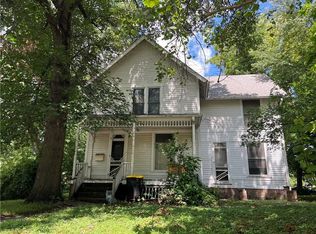 1207 W Chestnut St, Savannah, MO 64485