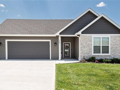 409 N Daylily Dr, Lawrence, KS, 66049