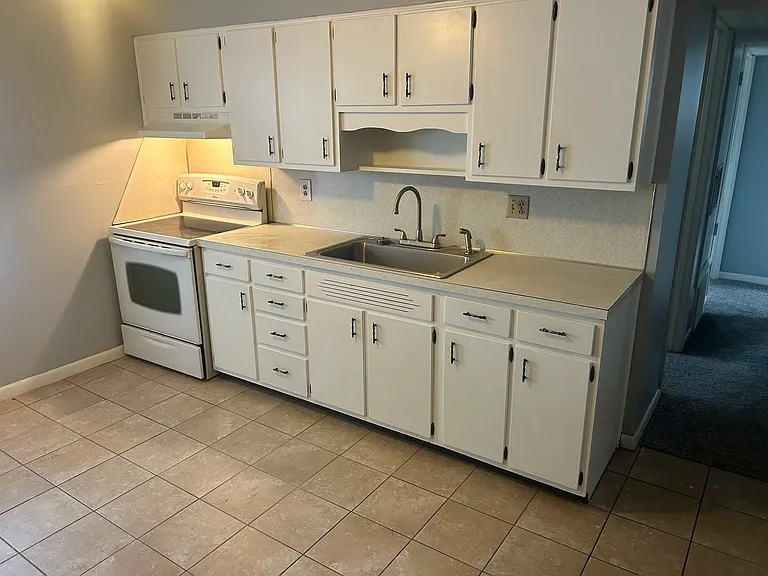 302 Wood St — Photo 4