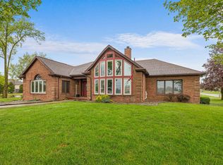 202 Angling Rd, Kendallville, IN 46755