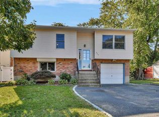 409 5th Ave, East Northport, NY 11731