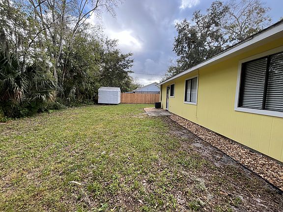 4th image of 2811 Umbrella Tree Dr