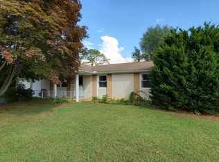 415 Spring Forge Dr, Spring Grove, PA 17362