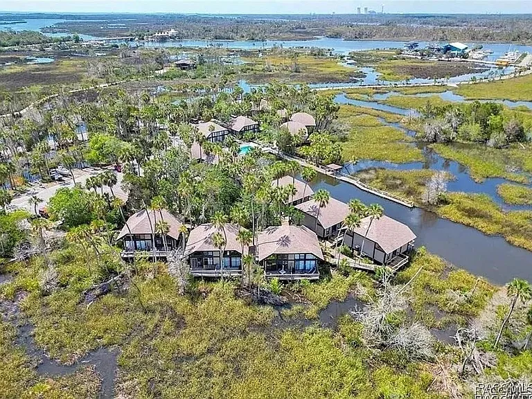 2649 N Seabreeze Point S — Photo 19