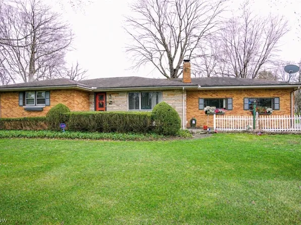 57 Gillian Ln, Youngstown, OH 44511