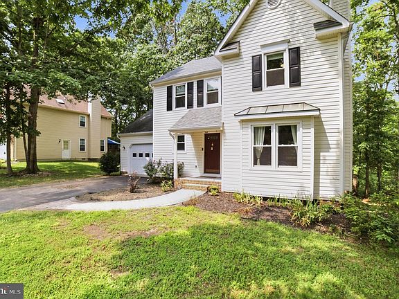 3rd image of 9815 Fendale Ln