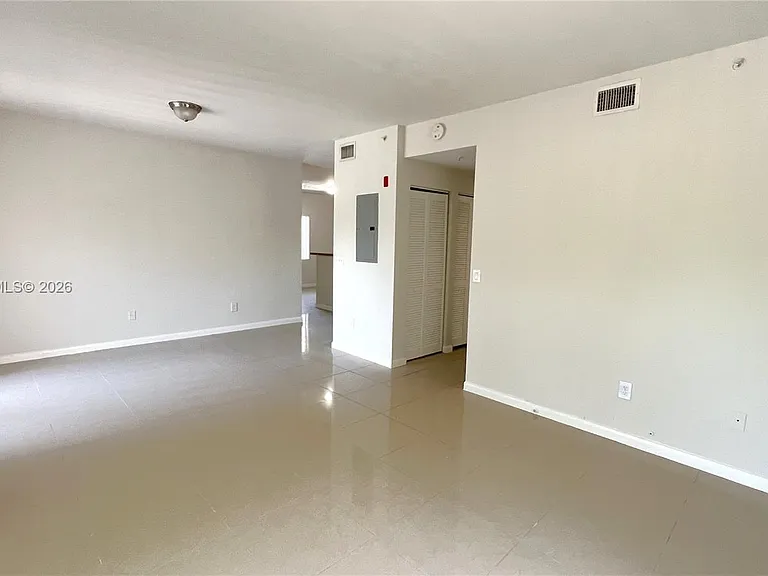 909 SW 15th Ave #1 — Photo 9