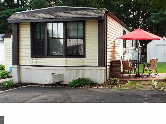 4th image of 306 Kentucky Ave