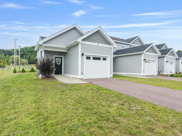 13 Clover Lane, Hinesburg, VT 05461