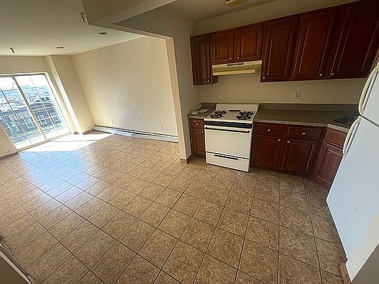 2nd image of 187-23 Hillside Ave #4R