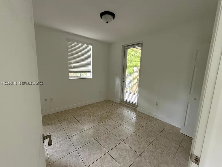 107 Mendoza Ave #201 — Photo 27