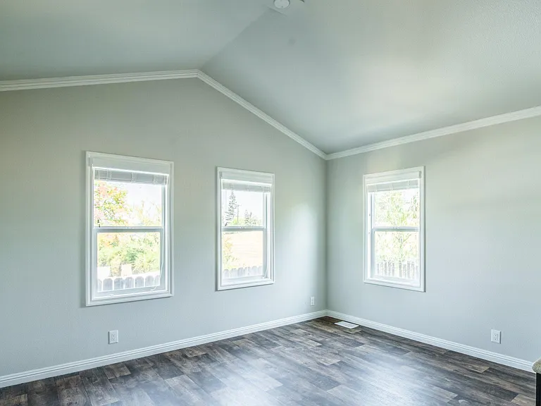 408 Springvalley Dr — Photo 8