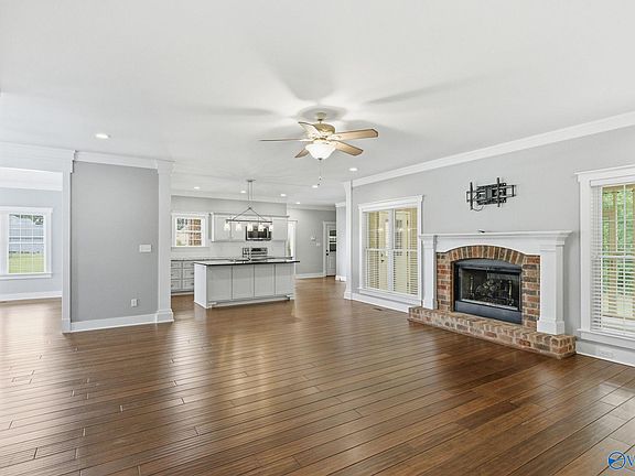 5th image of 175 Glenview Dr