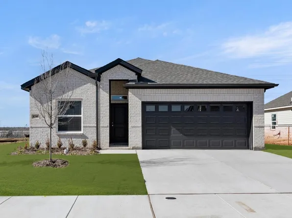 8740 Heartland Dr, Fort Worth, TX 76123