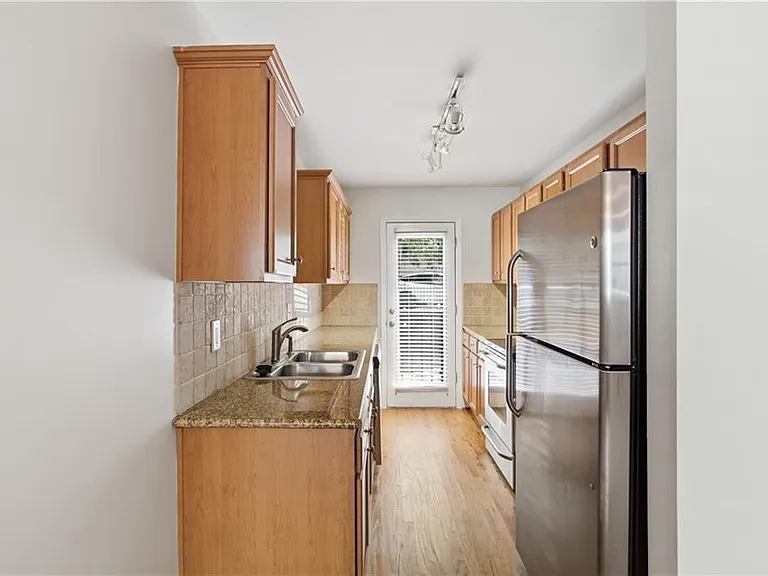 48 Peachtree Ave #200 — Photo 8