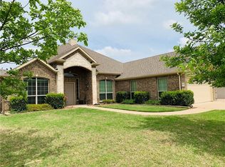 2621 Winding Creek Dr, Midlothian, TX 76065