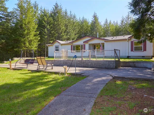 4498 / 4500 SW Lake Helena Road, Port Orchard, WA 98367