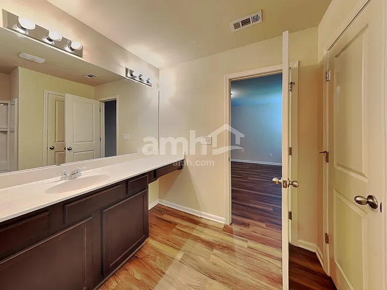 223 Maxton Ave — Photo 9