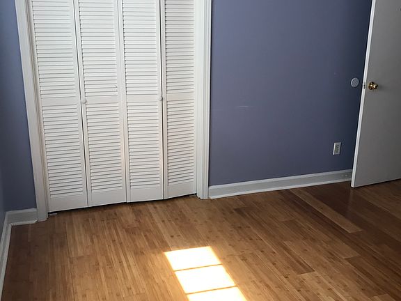 4th image of 102 Sutherland Hill Dr