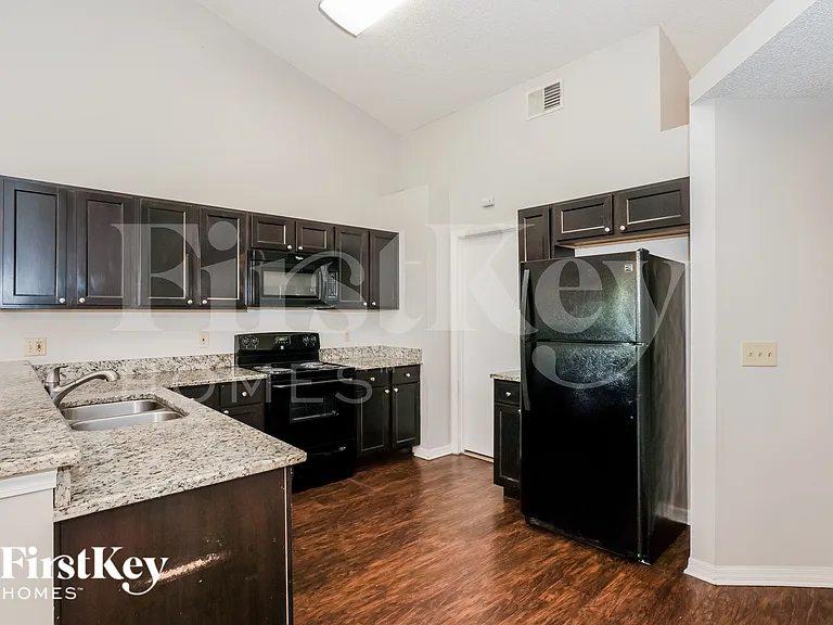 6809 Coral Cove Dr — Photo 6