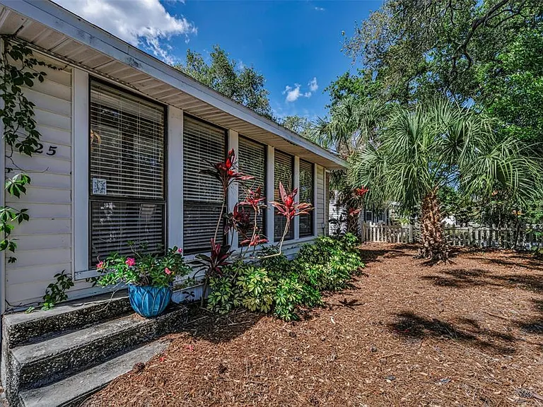 525 Bay St — Photo 33