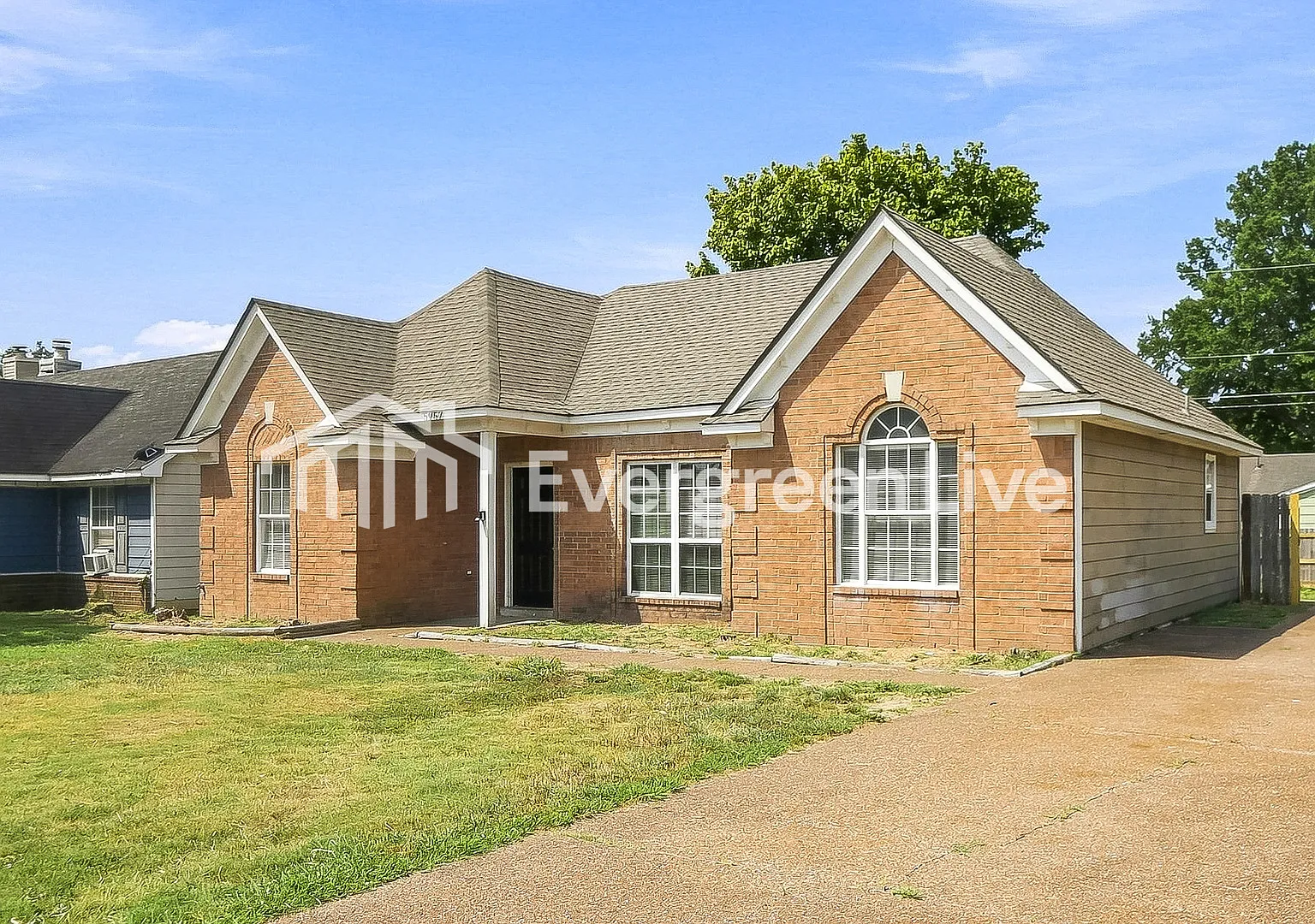 3 bed, 2.0 bath, 1164 sqft, $1,245 — Photo 2