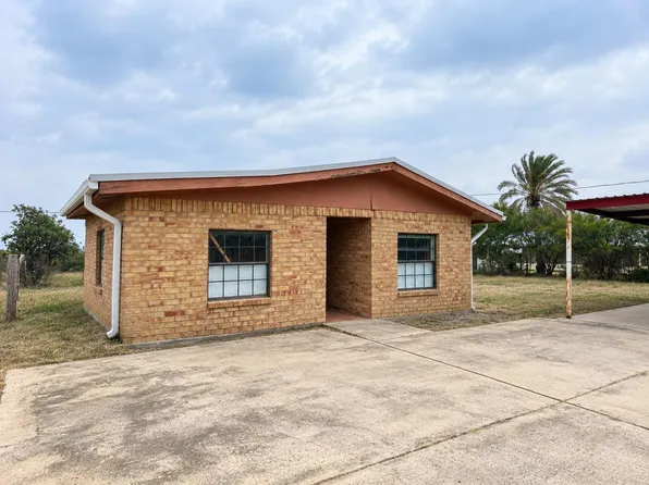 5203 N Siesta Ln, Zapata, TX 78076