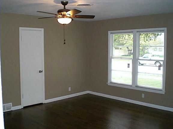 3rd image of 3508 Beverly Dr
