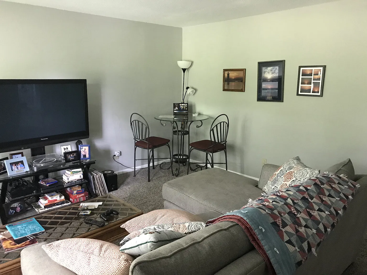 2 bed, 1112 sqft, $1,600 — Photo 2