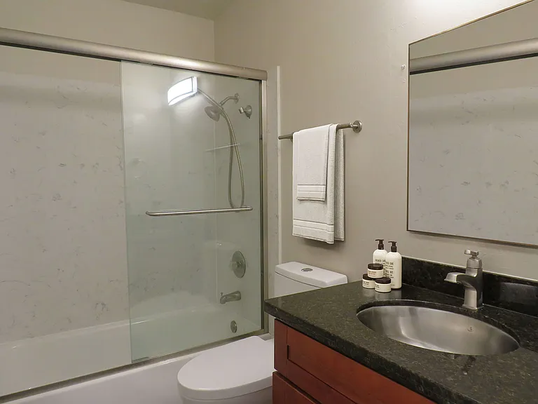 2x1 Bathroom 2x1 Bathroom