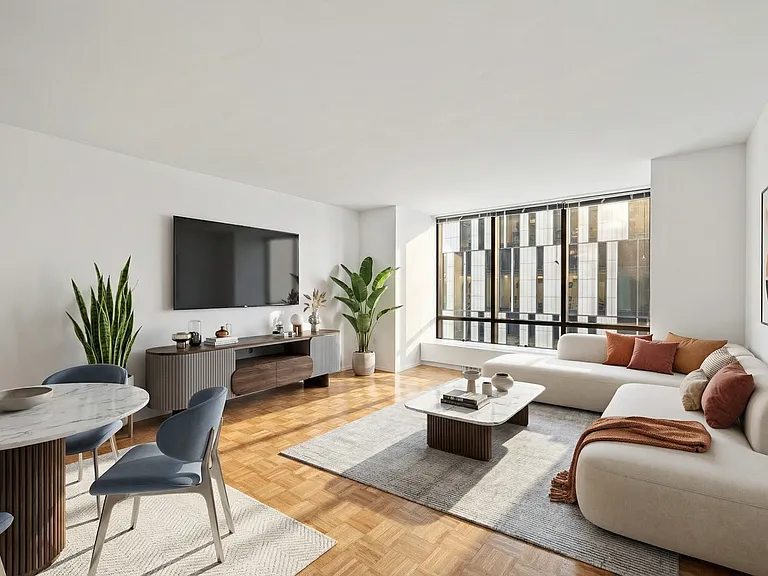 525 E 72nd St #14C — Photo 1