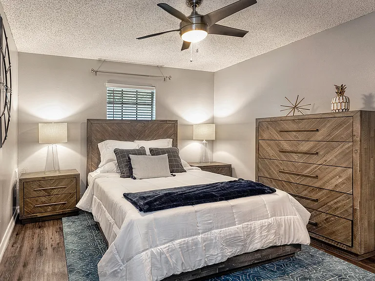 Sherwood Oaks Apartments — Photo 7