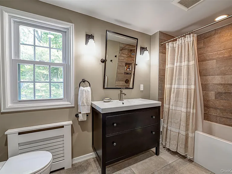 24 Soundview Rd — Photo 17