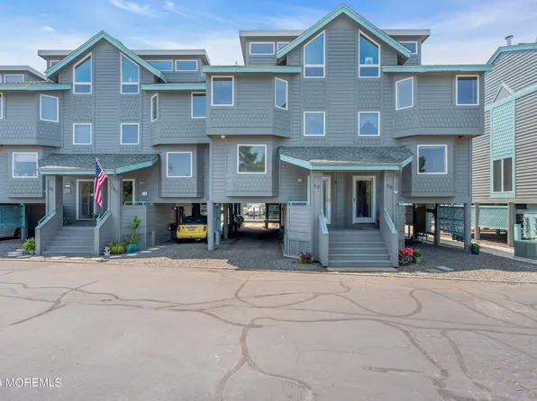17 Grand Bay Harbor Drive, Waretown, NJ 08758