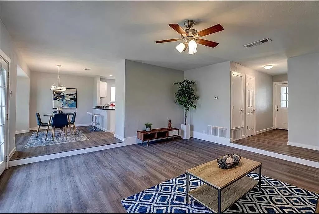 3 bed, 1285 sqft, $2,300 — Photo 3