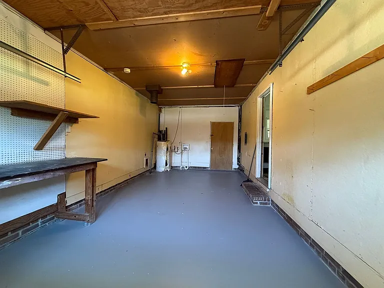403 Thomas Dr — Photo 14