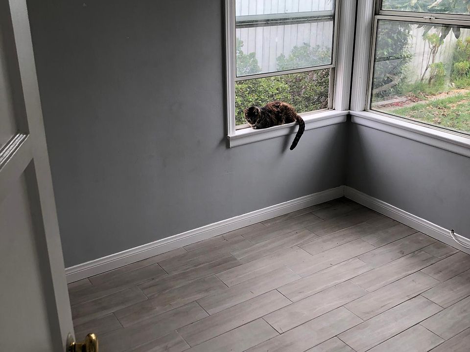 2nd image of 11343 Utopia Ave